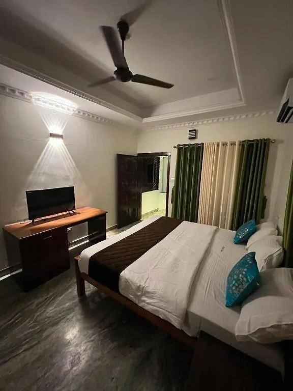 *** Hotel Oyo Flagship Roadway Inn Varkala Inde